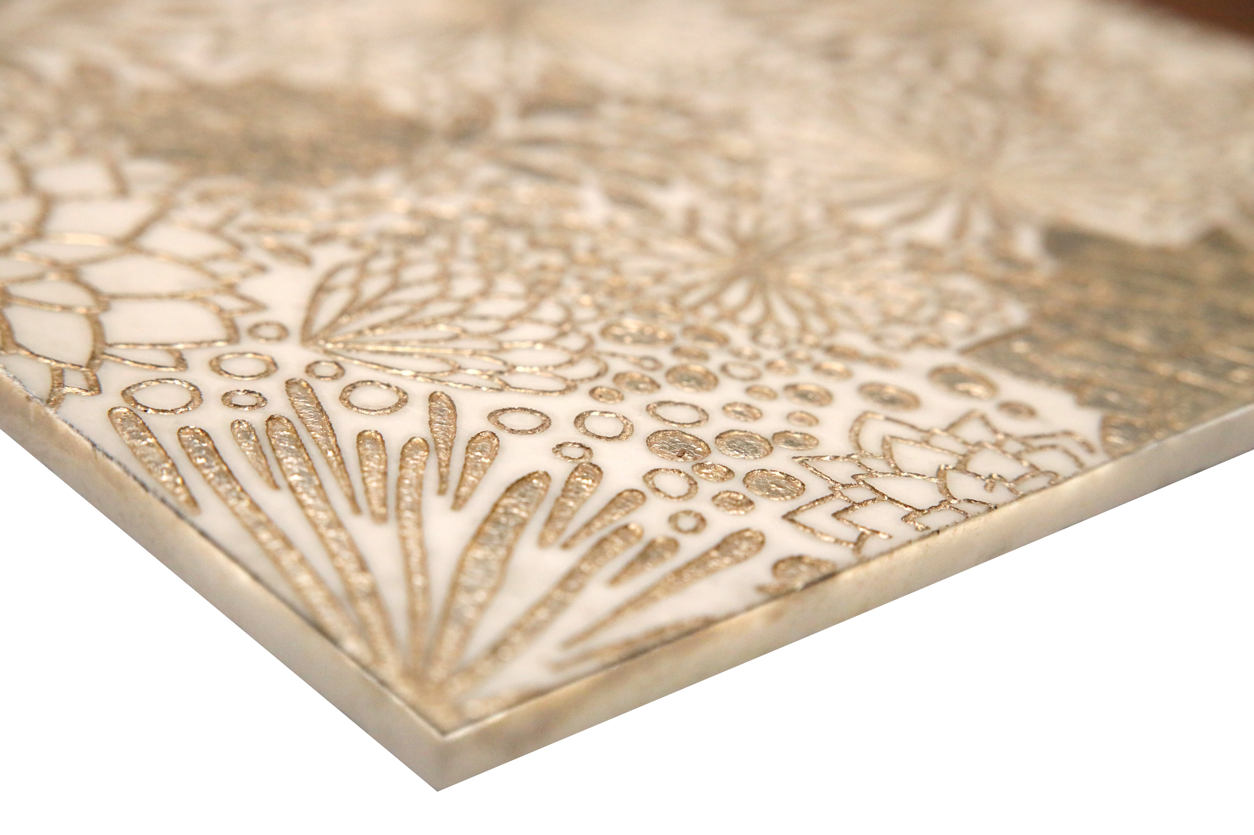 Close-up of Lidya Garden textured white marble tile showing surface depth and shadow